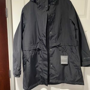 NWT Eddie Bauer women’s raincoat PL